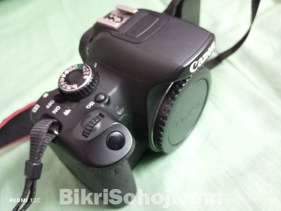 Cannon EOS 650D + Prime Lens+ New Battery+ Charger+64 GB SD